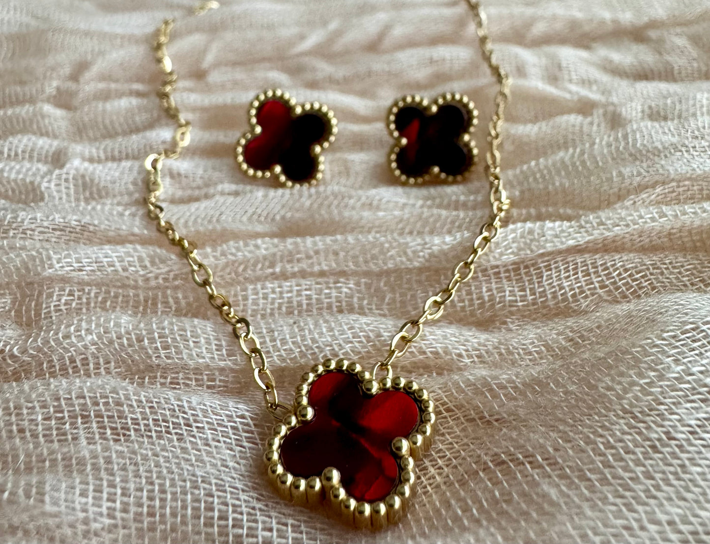 Комплект колие и обеци в бордо от неръждаема стомана