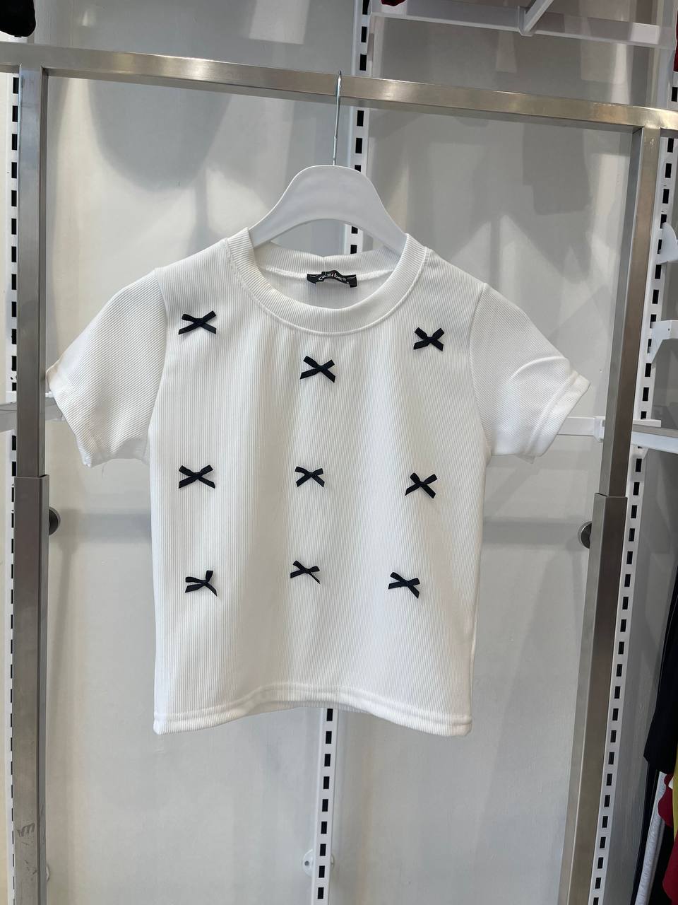 бяла тениска, Mirena