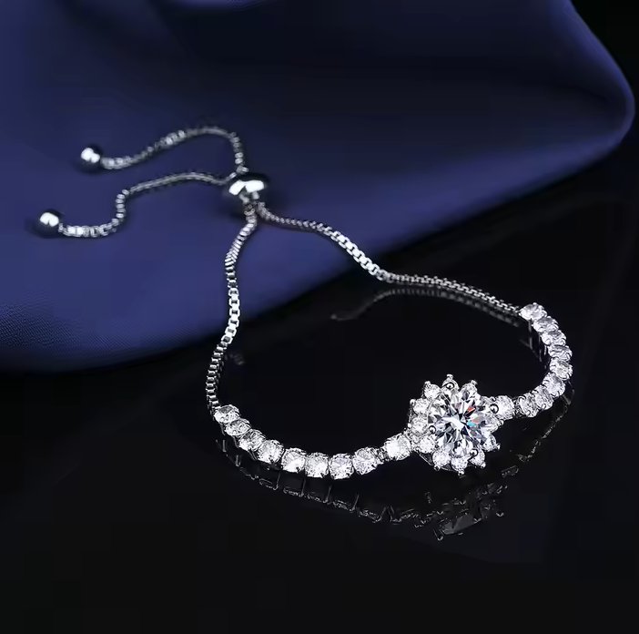 гривна с камъни от цирконий