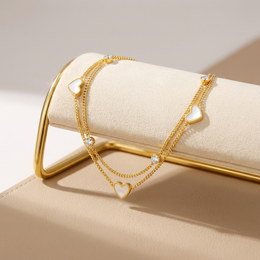 Гривна с 3 сърца и циркони. Изработена от неръждаема стомана със златно покритие 2