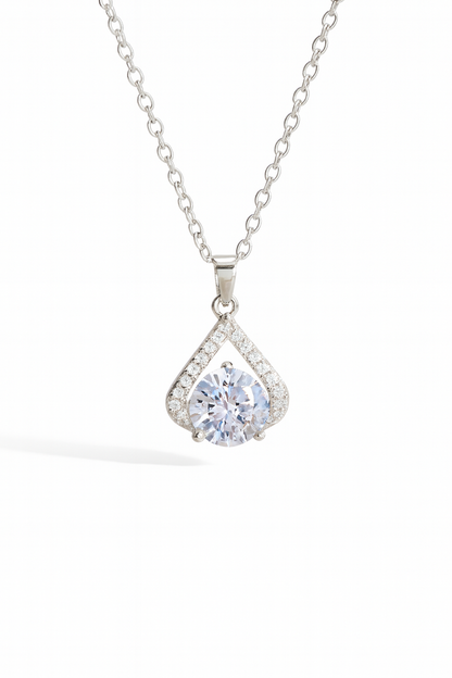 Колие със сребърно покритие изработено от медицинска стомана с циркони и камък