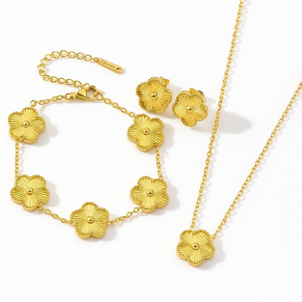 Комплект от обеци, колие, гривна във формата на детелина в златно. Изработени от неръждаема стомана